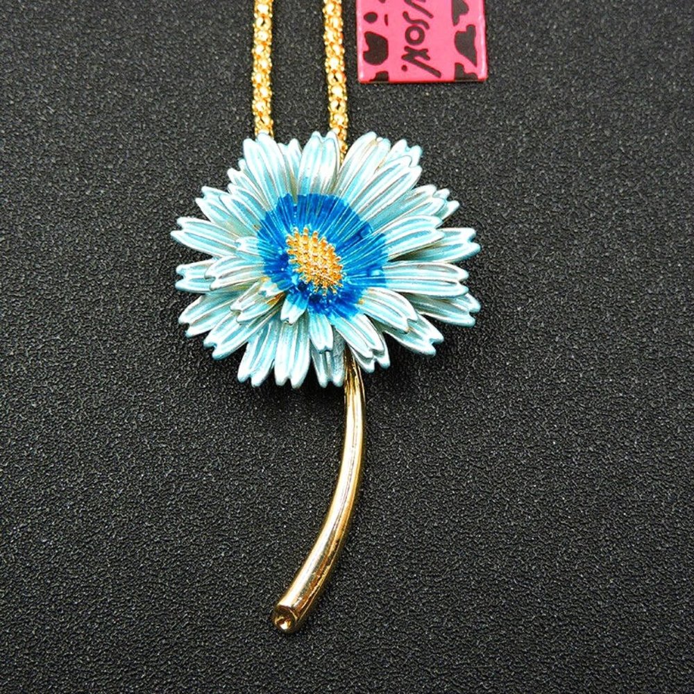 Betsey Johnson Flower Necklace/Brooch